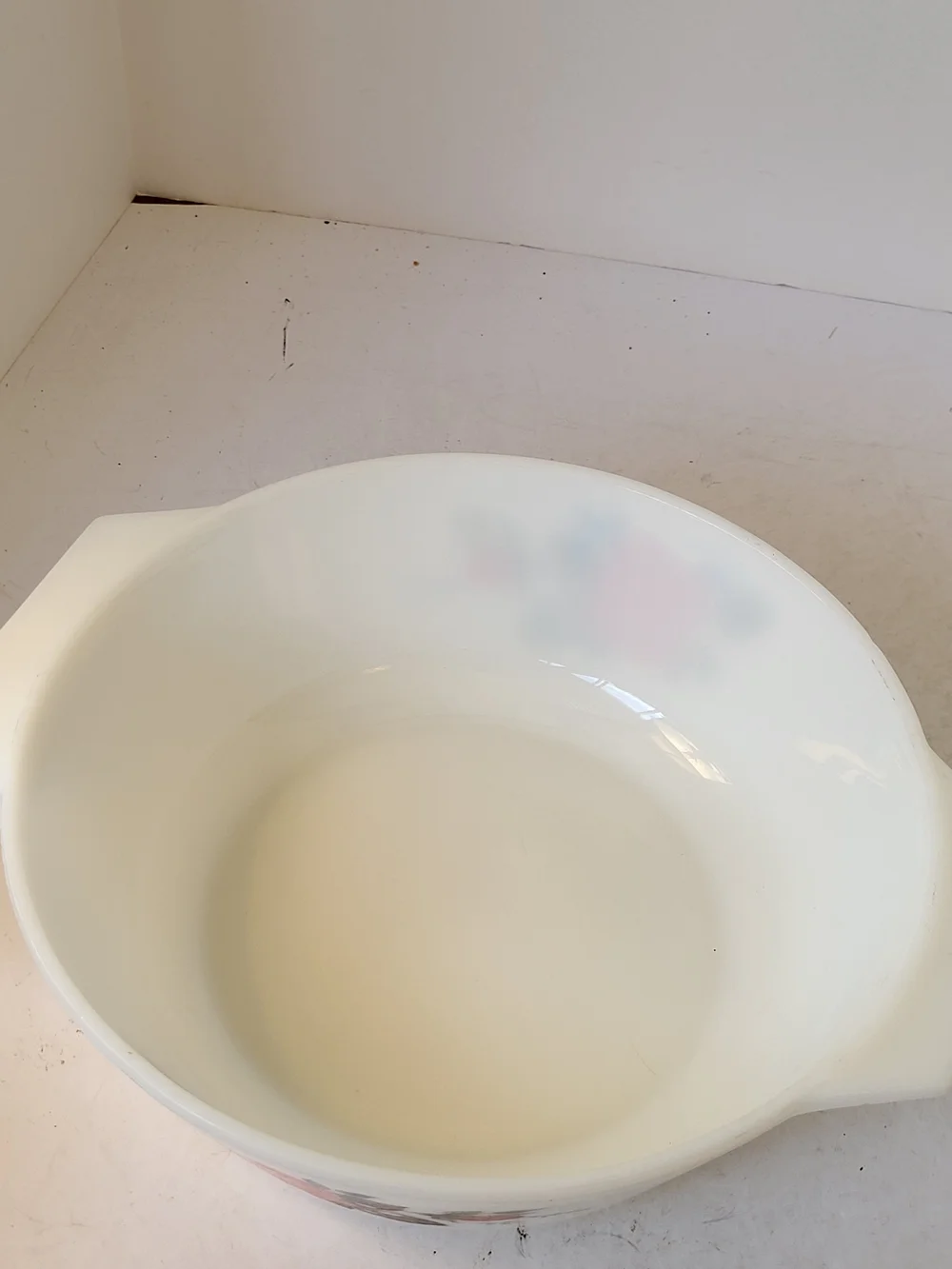 JAJ Pyrex White 3pt Casserole Cottage Rose #513 1970-73 Made In England